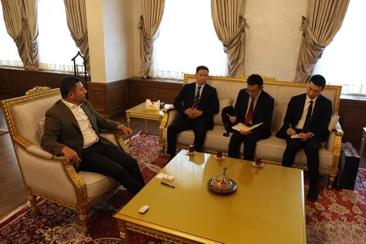 Çin Büyükelçiliği heyetinden Arı’ya ziyaret