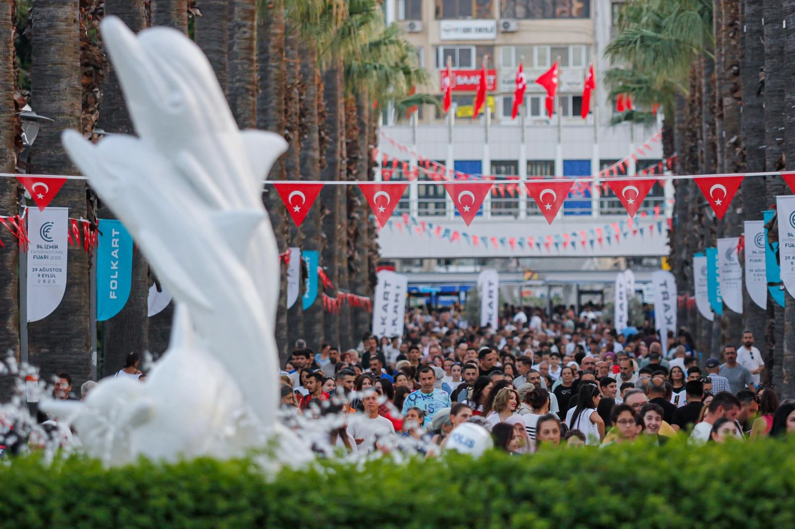 94. İzmir Enternasyonal Fuarı 777 bin ziyaretçiyi ağırladı 94. İzmir Enternasyonal Fuarı 777 bin ziyaretçiyi ağırladı