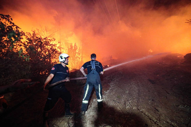 Antalya’da yangınlar kontrol altına alındı Antalya’da yangınlar kontrol altına alındı