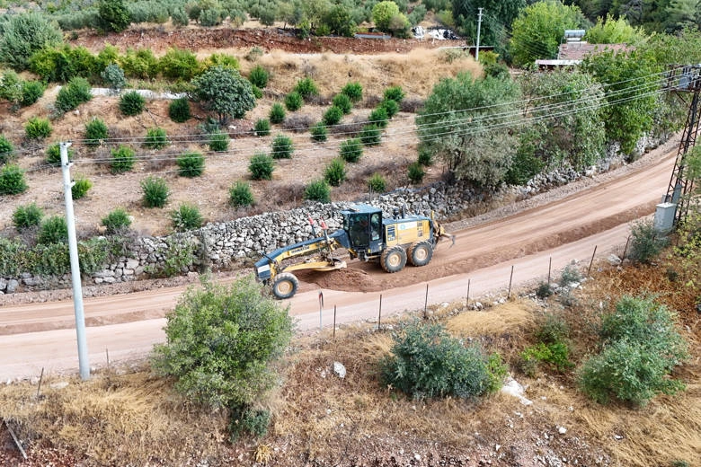 Antalya’nın kırsalında asfalt seferberliği Antalya’nın kırsalında asfalt seferberliği