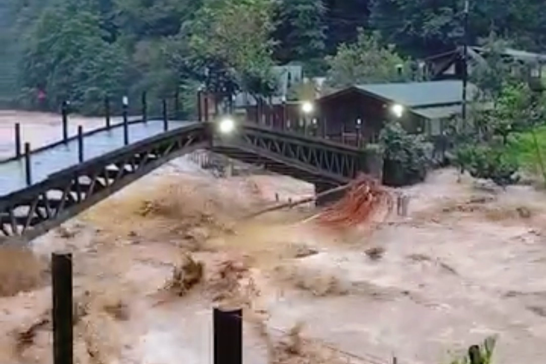 Artvin sele teslim oldu, 7 köye ulaşılamıyor Artvin sele teslim oldu, 7 köye ulaşılamıyor