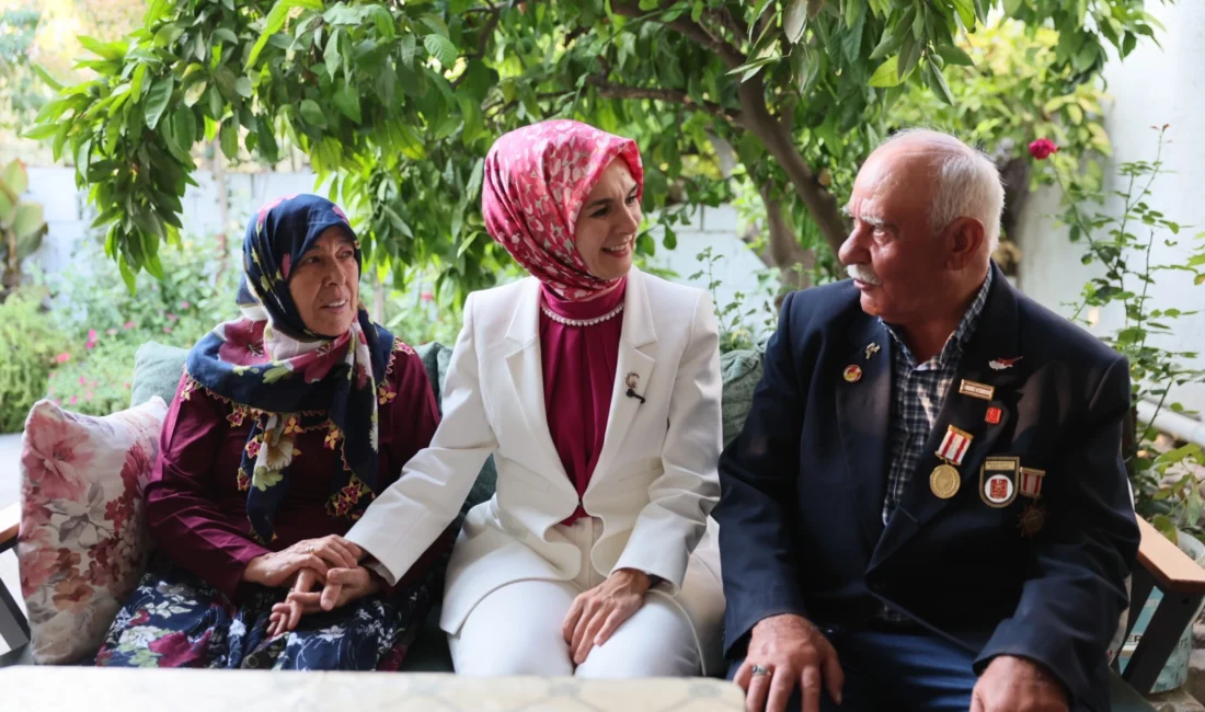 Bakan Göktaş’tan Manisa’da ‘aile yılı’na özel ziyaret  Aile...