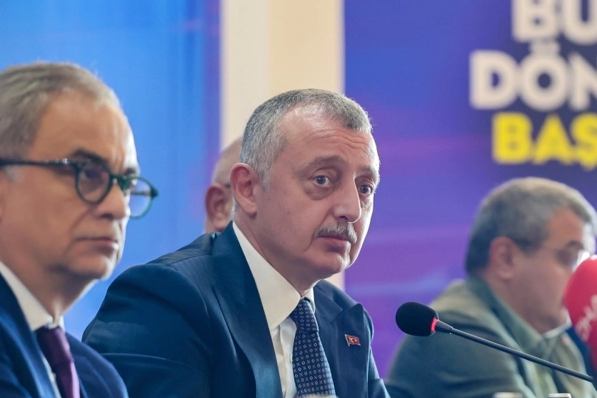 Başkan Büyükakın açıkladı: Dönüşümde öncelik bu mahallelerde Başkan Büyükakın açıkladı: Dönüşümde öncelik bu mahallelerde