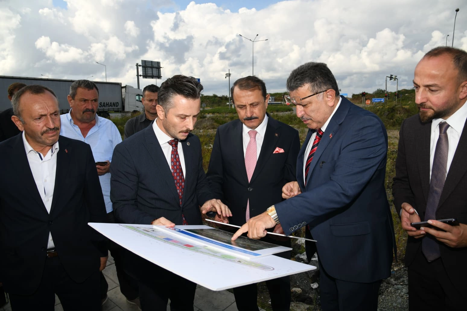 Başkan Genç’ten pazaryeri ve otopark projesi müjdesi Başkan Genç’ten pazaryeri ve otopark projesi müjdesi