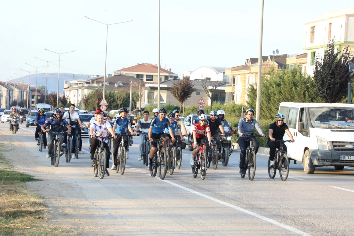 Bursa İnegöl’de pedallar ‘Zaferden Kurtuluşa’ çevrildi