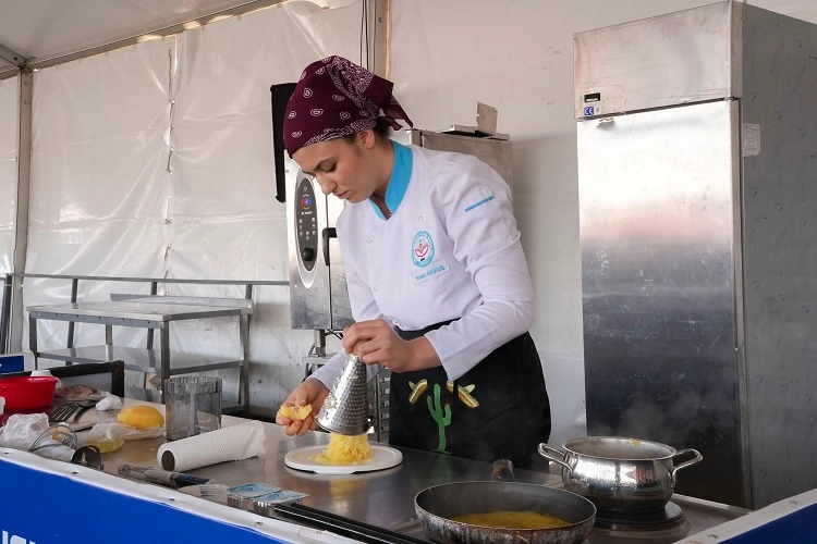 GastroAfyon Festivali coşkuyla başladı GastroAfyon Festivali coşkuyla başladı