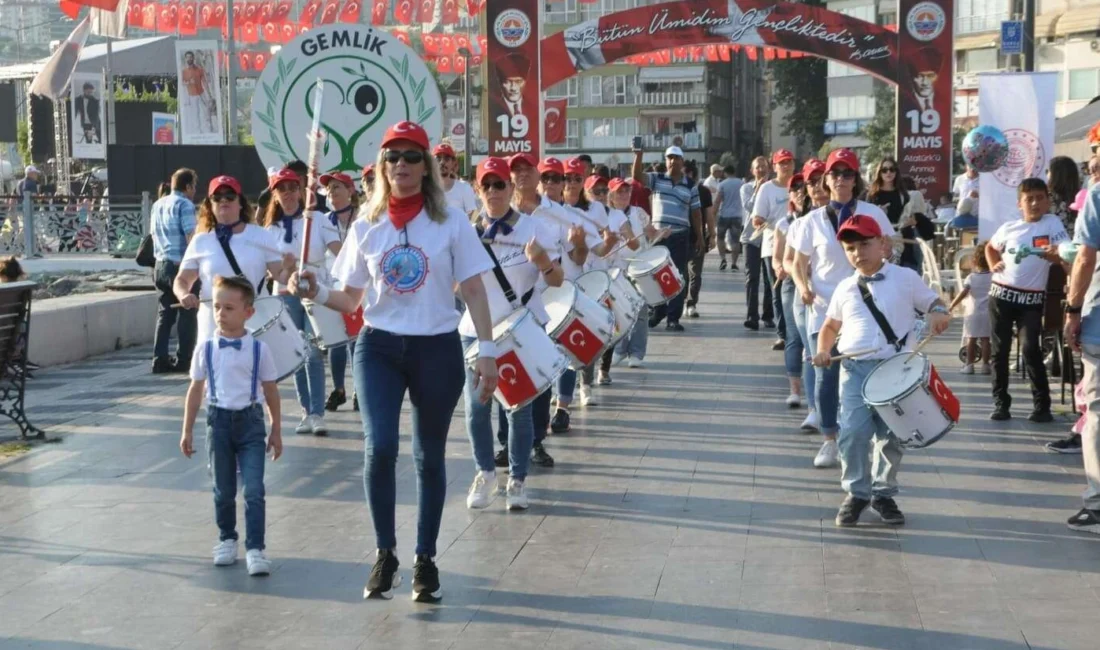Gemlik Körfez Halk Bandosu 5 yaşında  Bursa'da...