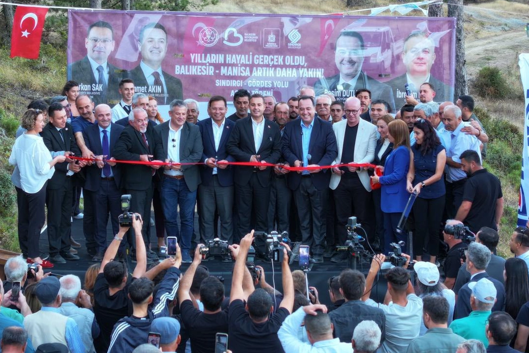 Gördes–Sındırgı yolunda birlikle gelen hizmet Gördes–Sındırgı yolunda birlikle gelen hizmet