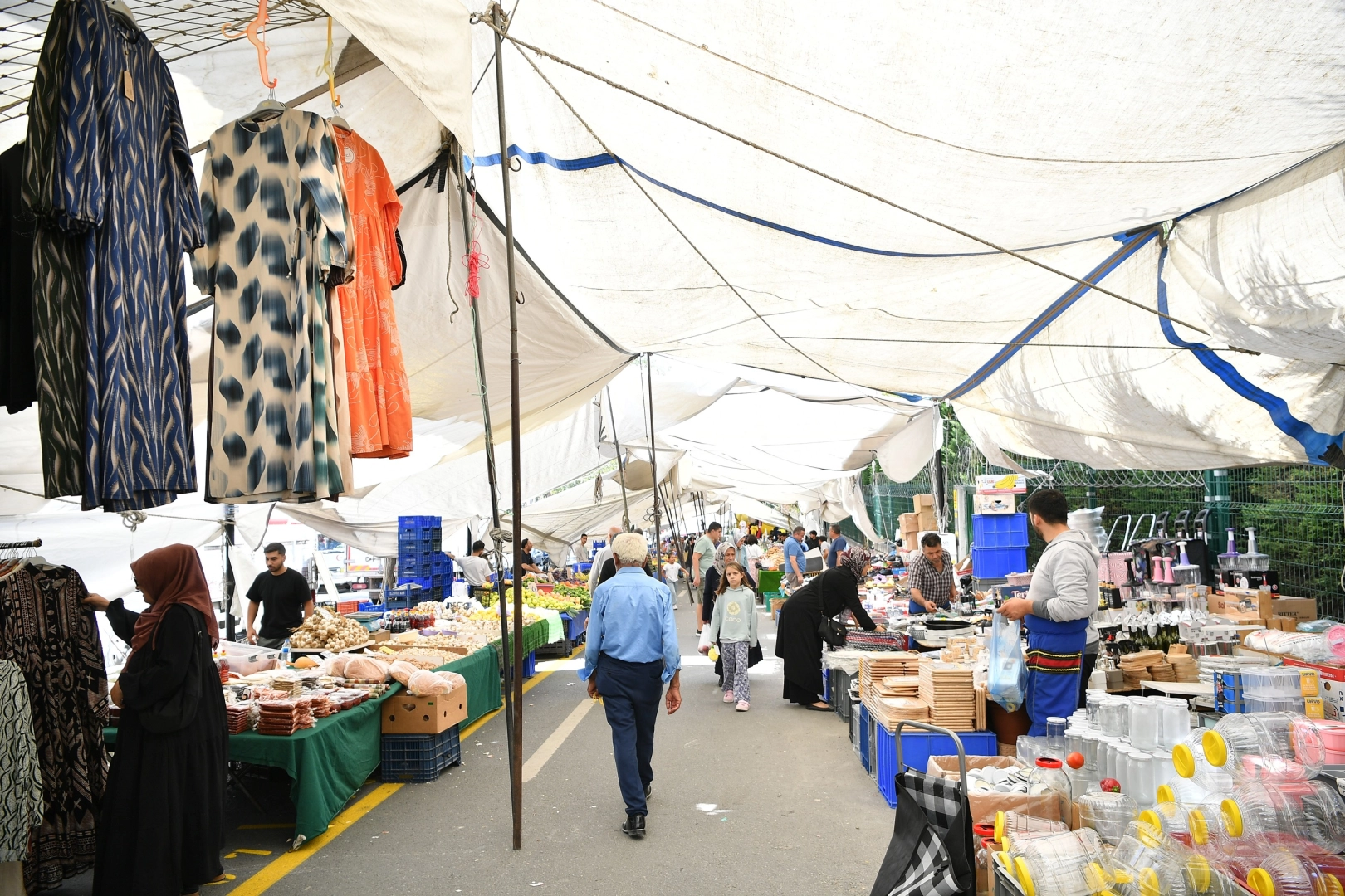 İstanbul Beylikdüzü’nde semt pazarı yeni yerinde İstanbul Beylikdüzü’nde semt pazarı yeni yerinde