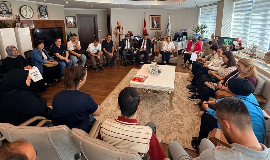İzmit’te halk buluşmalarında vatandaş anlattı, Fatma Başkan dinledi  Vatandaşların...