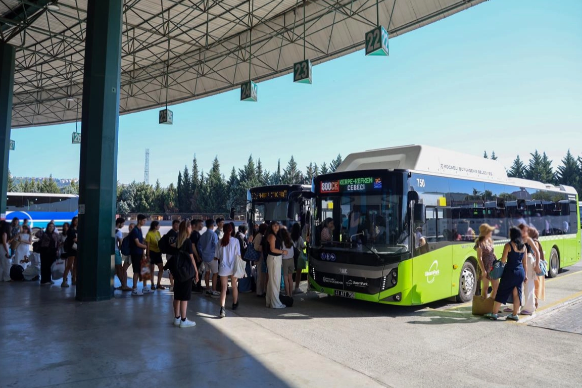 Kocaeli Büyükşehir’in 800CK hattı 105 bin yolcuyla rekor kırdı Kocaeli Büyükşehir’in 800CK hattı 105 bin yolcuyla rekor kırdı