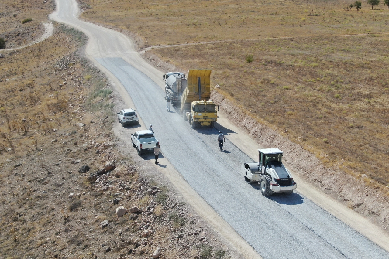 Malatya Büyükşehir’den Uzunhasan’a güvenli ve modern yol Malatya Büyükşehir’den Uzunhasan’a güvenli ve modern yol