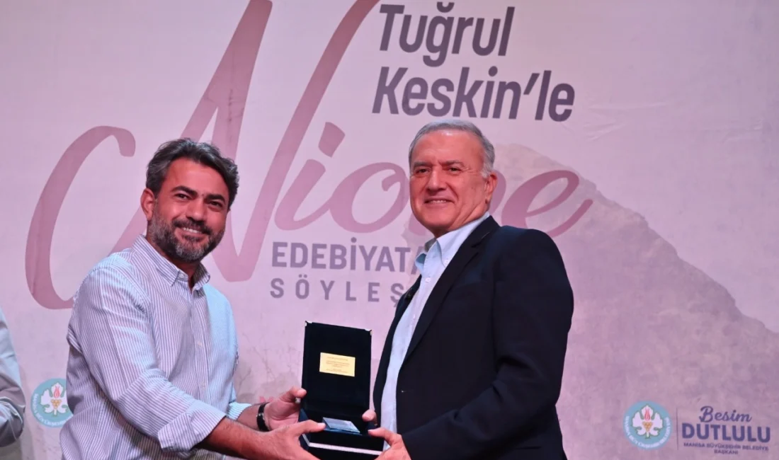 Manisa’da Murathan Mungan Manisa’da sanatseverlerle buluştu  Manisa...