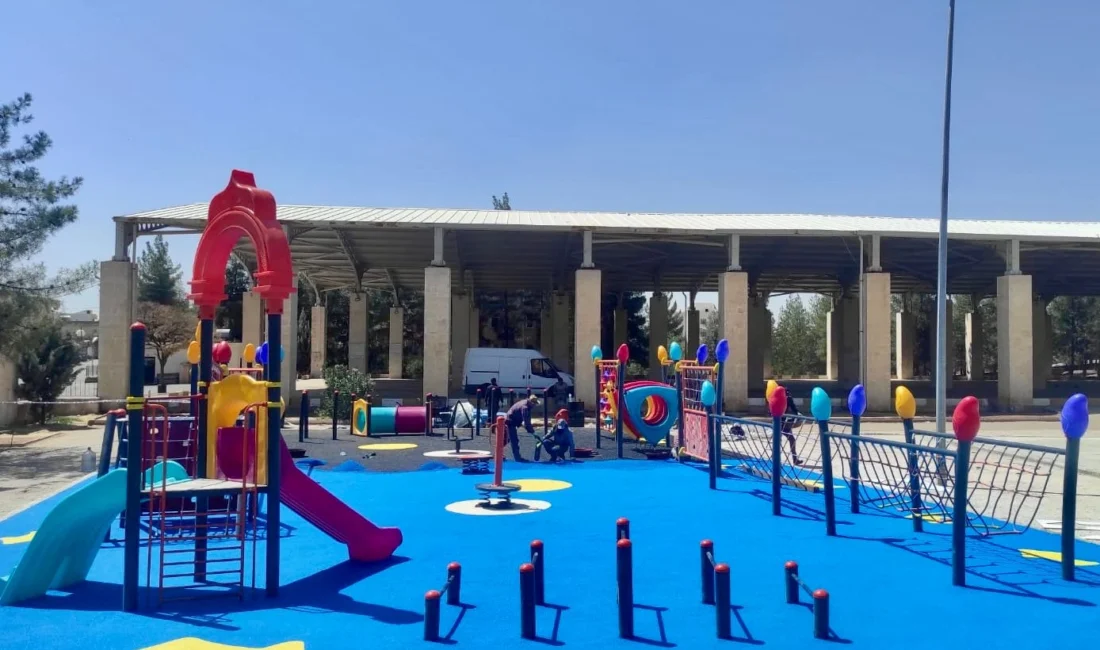 Mardin Midyat’ta yerel yönetimden mahallelere modern parklar  Midyat...