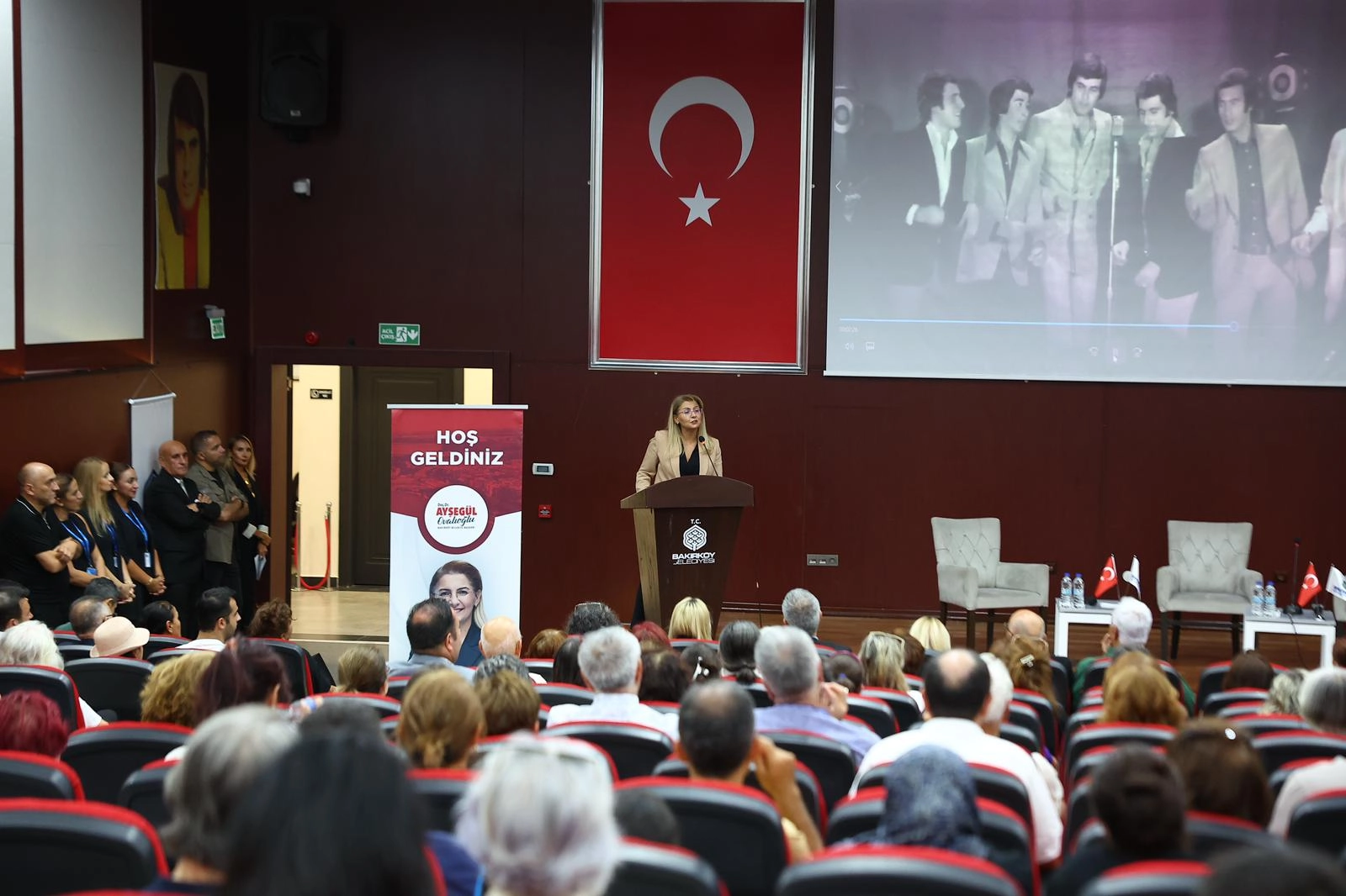 Usta oyuncu Tarık Akan Bakırköy’de anıldı Usta oyuncu Tarık Akan Bakırköy’de anıldı