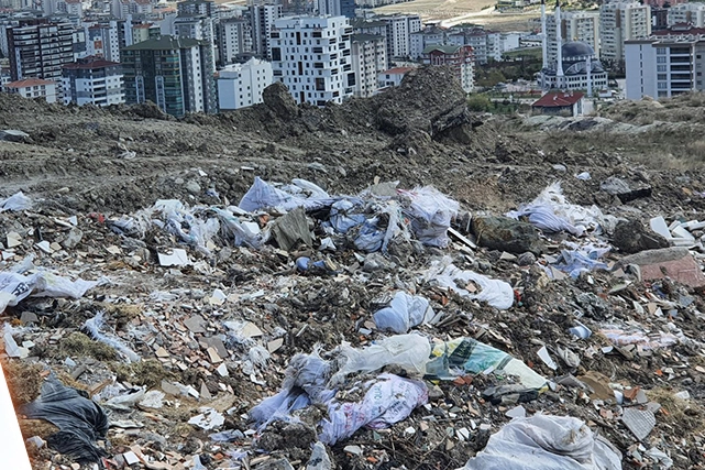 Uyarıya rağmen çöpleri toplamayan belediyeye ‘Çevre’ cezası!