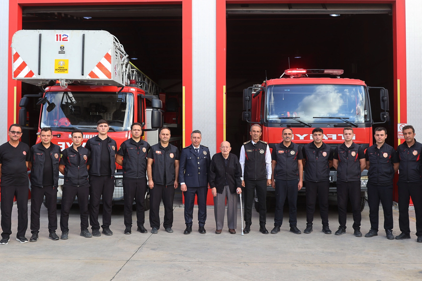 92 yaşındaki eski İtfaiye Müdürü Konya’ya vefa ziyaretinde bulundu 92 yaşındaki eski İtfaiye Müdürü Konya’ya vefa ziyaretinde bulundu