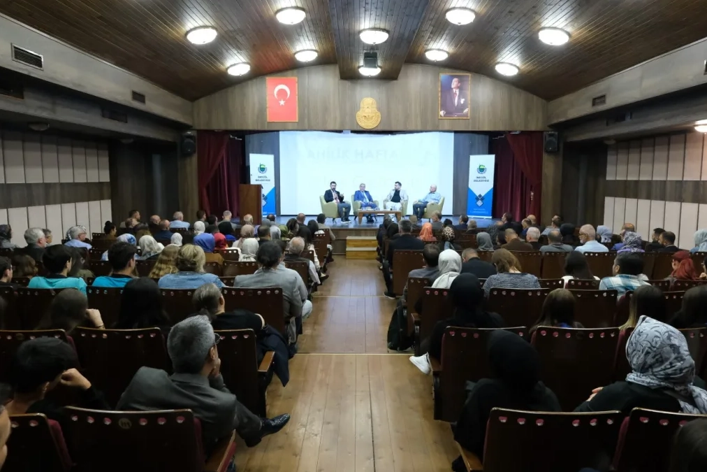 Bursa İnegöl’de Ahilik Haftası paneli gerçekleştirildi Bursa İnegöl’de Ahilik Haftası paneli gerçekleştirildi
