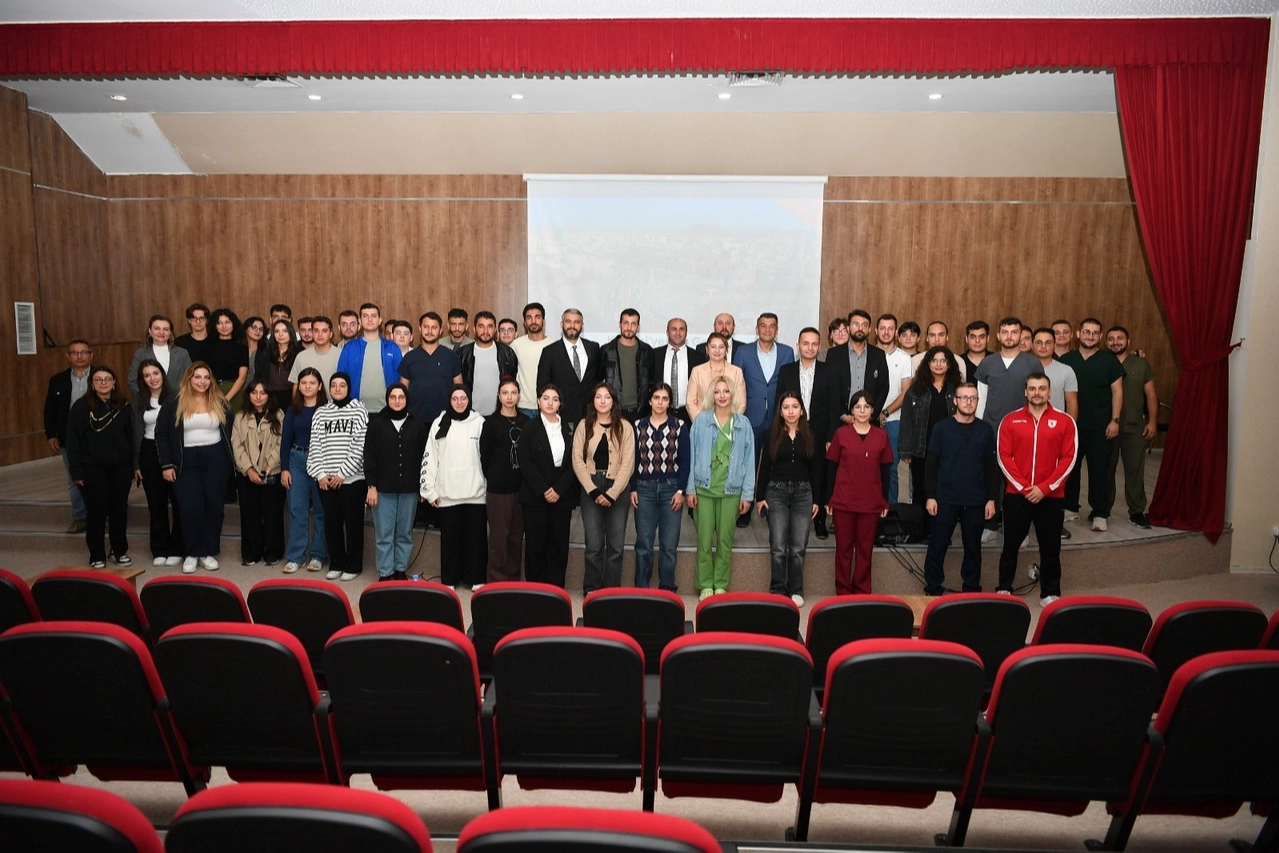 Kayseri Büyükşehir’den ERÜ öğrencilerine seminer Kayseri Büyükşehir’den ERÜ öğrencilerine seminer