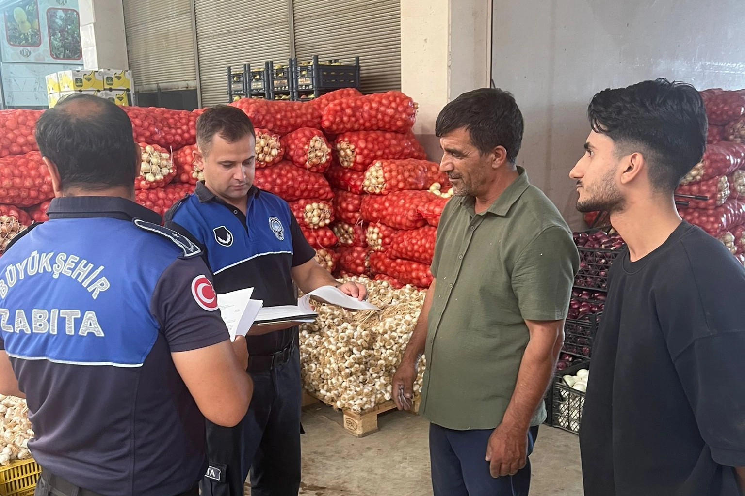 Manisa Büyükşehir’den market ve pazarlara sıkı denetim