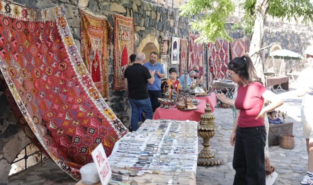 Nevşehir’de antika ve koleksiyon meraklıları tarihin merkezinde buluşuyor  Antika...
