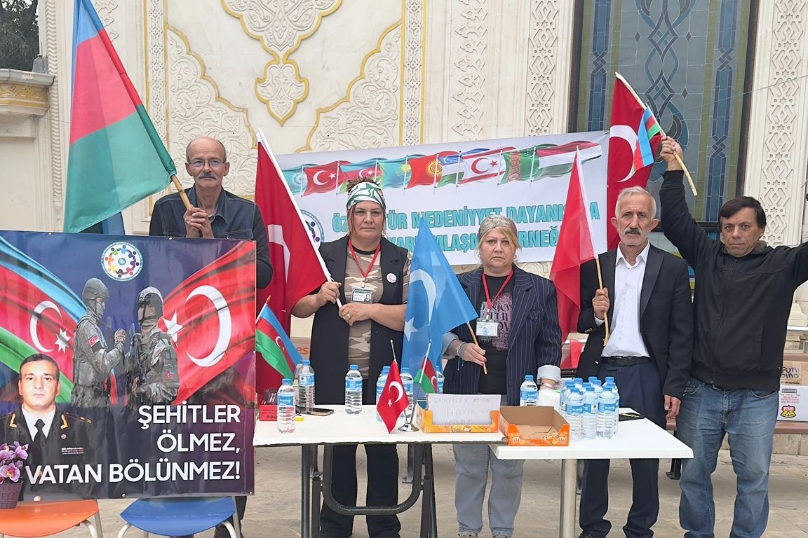 Türk Aksakallılar Birliği’nden Karabağ Şehitleri için Gebze’de helva ikramı Türk Aksakallılar Birliği’nden Karabağ Şehitleri için Gebze’de helva ikramı